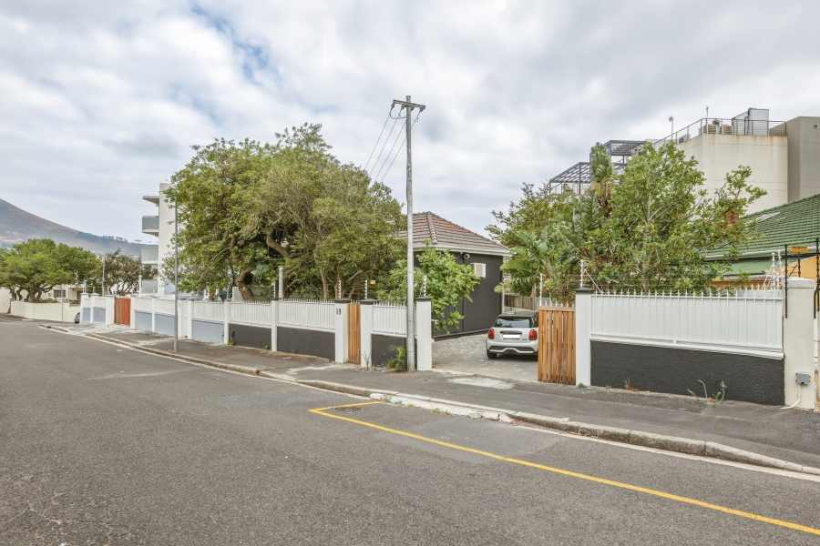 2 Bedroom Property for Sale in Vredehoek Western Cape